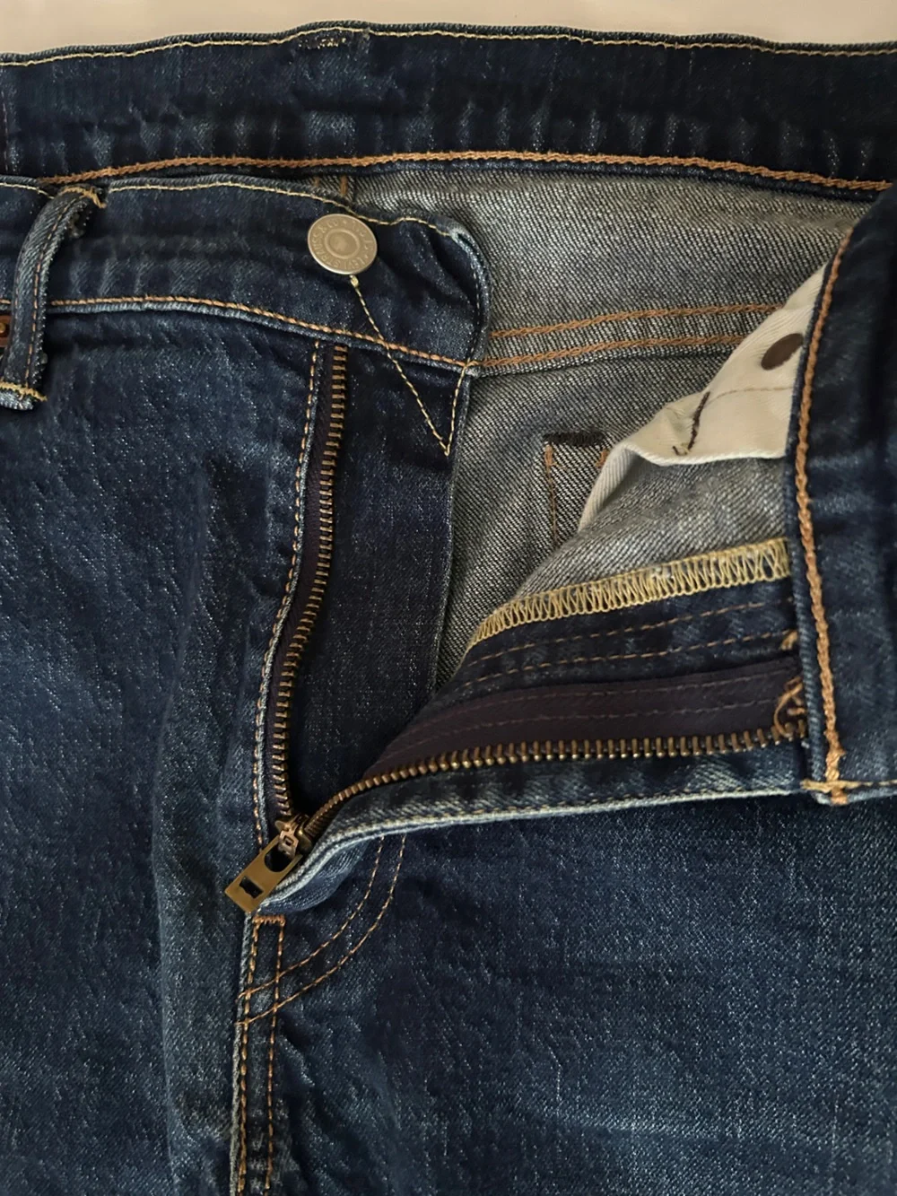 Levi's Men's Indigo Blue Slim Straight Jeans